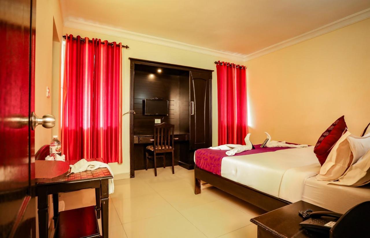 Hotel Emerald Inn Munnar Exterior photo